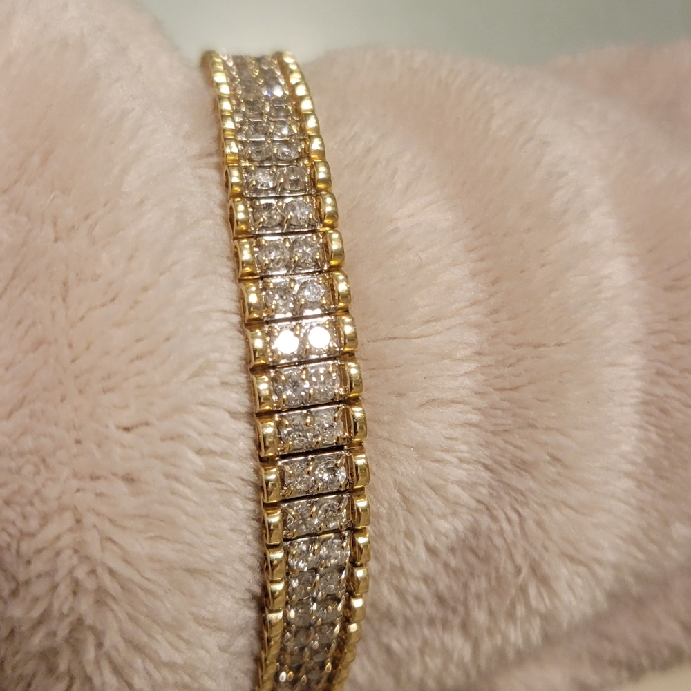 Genuine Diamond,  10k Gold, 7",  Women's Bracelet - Picture 15 of 16
